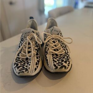 Steve Madden Maxima Shoes Womens Black White Leopard Print Knit Sneaker Size 8.5